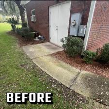 Navarre-Shine-Elevating-Excellence-in-Driveway-Cleaning-with-Honorable-Pressure-Washing 4