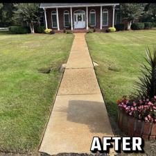 Navarre-Shine-Elevating-Excellence-in-Driveway-Cleaning-with-Honorable-Pressure-Washing 9